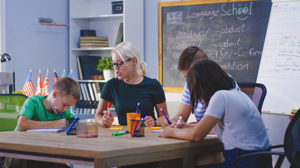 Best Online TEFL Courses - Teach English & Travel the World
